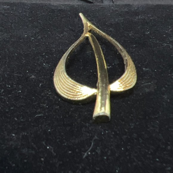 Vintage Sarah Coventry Gold Tone Open Leaf Brooch Signed (4088) - Picture 4 of 6